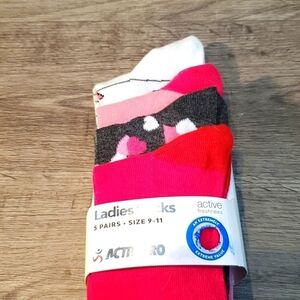 ♥️ NWT SET OF HEART SOCKS